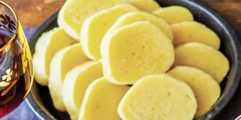 Potato dumplings with tea
