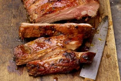 Grilled pork ribs with marinade