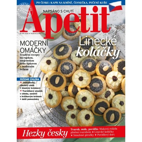 České cukroví s makem a mandlemi v skleněné misce.