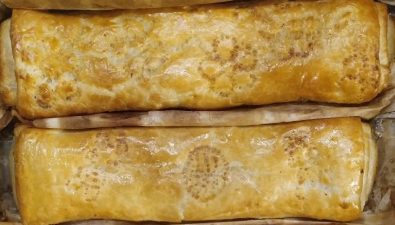Baked apple strudel rolls
