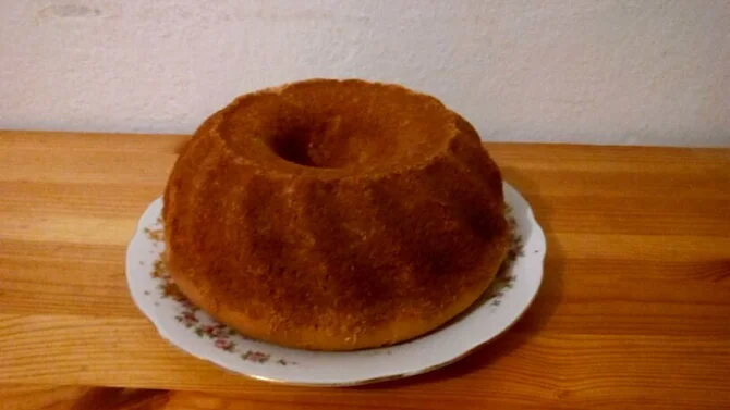 Gluten-free bundt cake