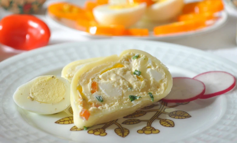 Cheese roll with egg filling