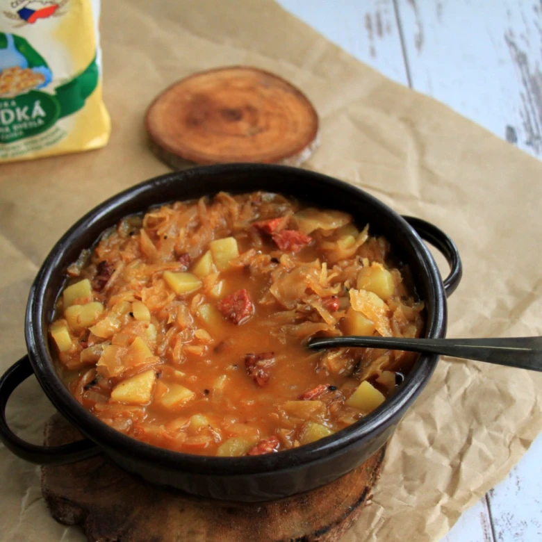 Cabbage stew with sausage