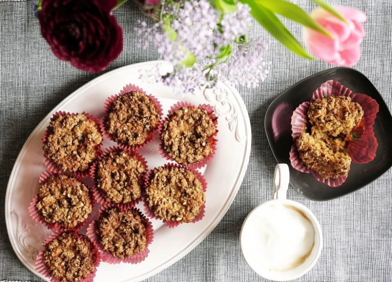 Oat muffins with crumble topping