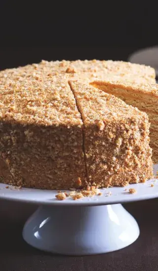 Honey cake with crumble topping