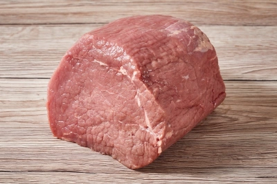 Raw beef roast