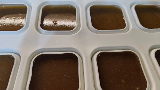 Brown sauce in tray