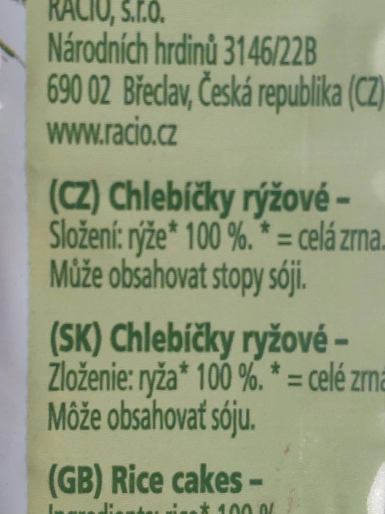 Etiketa rýžových chlebíčků s složením z celozrnné ryže.
