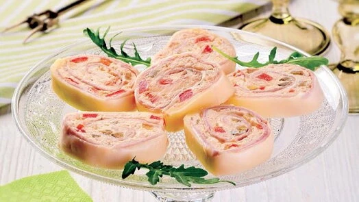 Cheese roll slices with filling