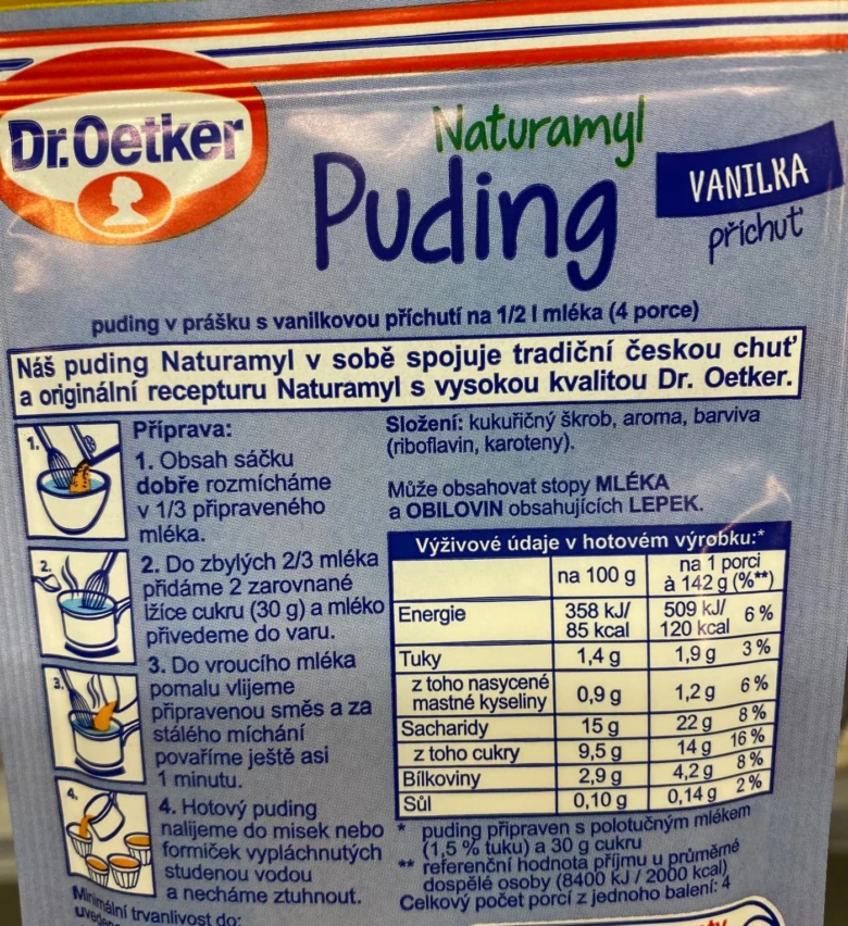 Příprava pudingu ze sáčku podle návodu na obalu.