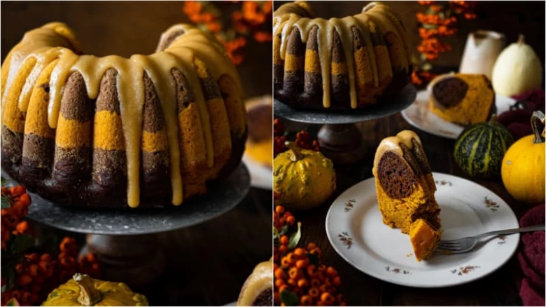 Pumpkinová bábovka s glazurou na podstavci mezi dýňami.
