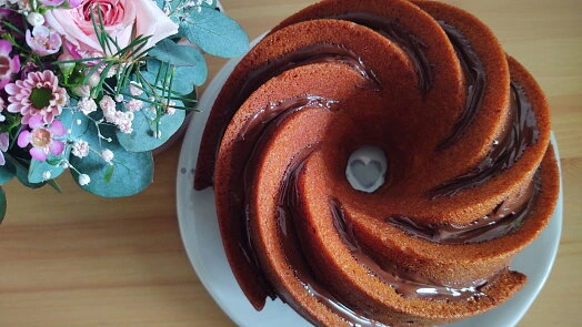 Glazed bundt cake with flowers