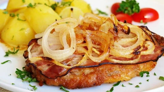 Fried meat with onions and potatoes